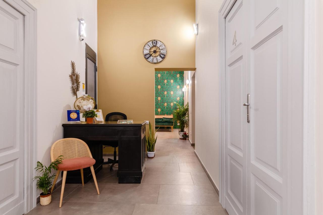 Monteoliveto 33 Hotel Naples Luaran gambar