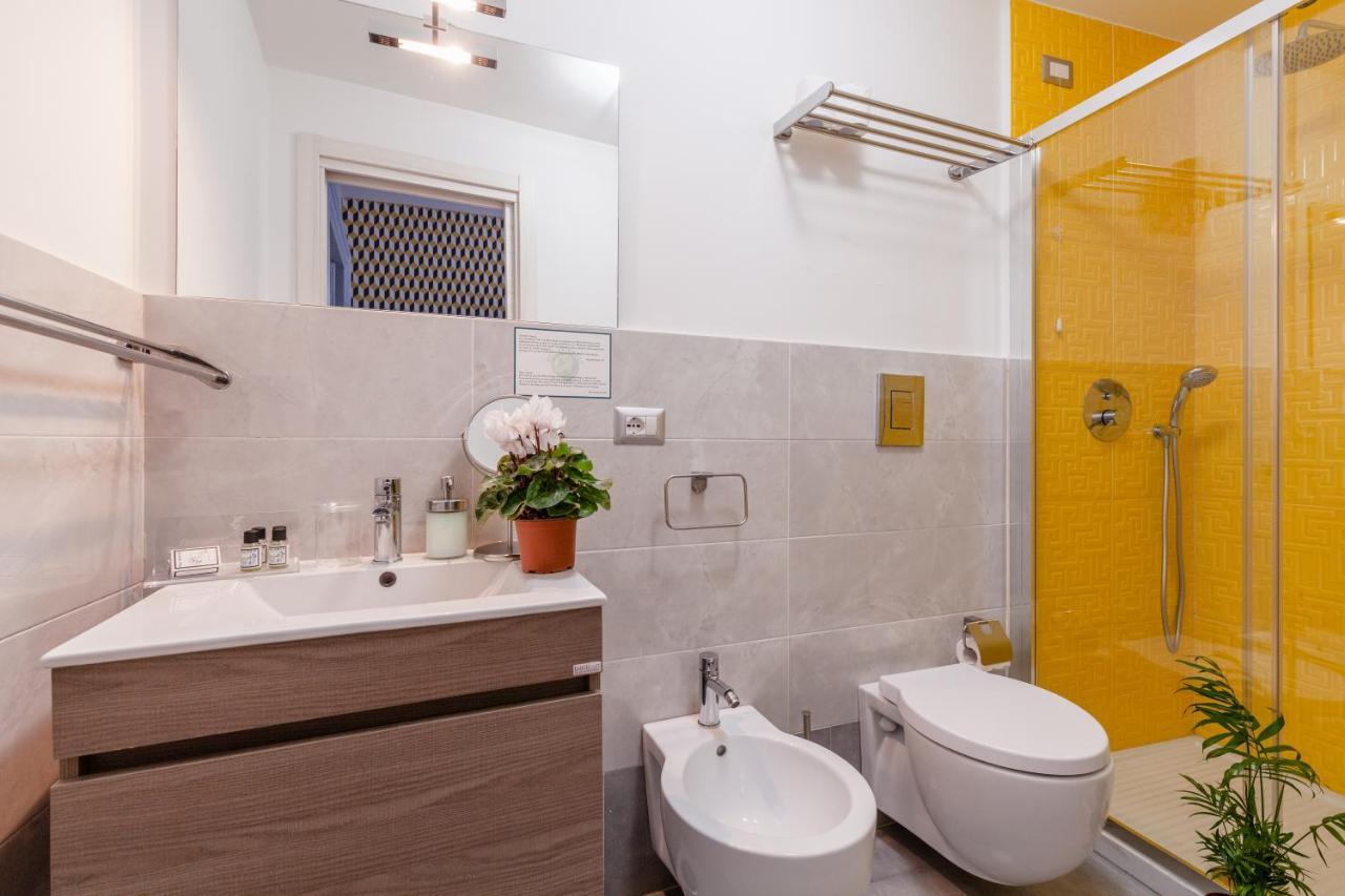 Monteoliveto 33 Hotel Naples Luaran gambar