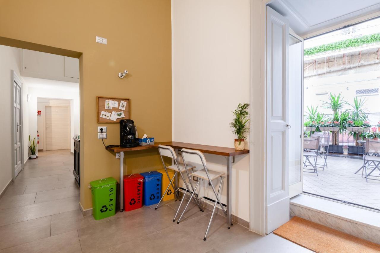 Monteoliveto 33 Hotel Naples Luaran gambar