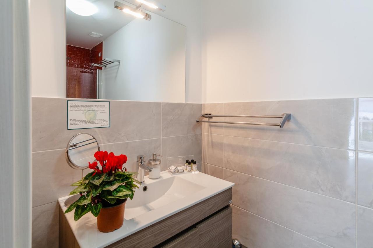 Monteoliveto 33 Hotel Naples Luaran gambar